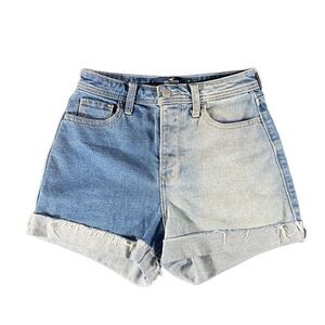 Hollister ultra high rise 3 inch mom jean shorts two tone size 1/25